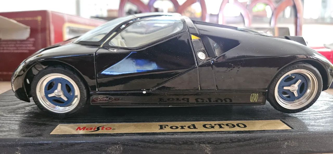 Carro miniatura Ford Gt90 1:18 - Foto 2