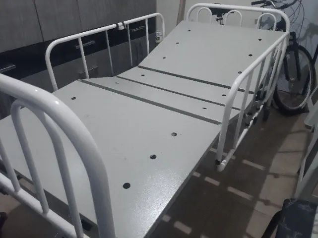 Cama hospitalar com colchão  - Foto 5