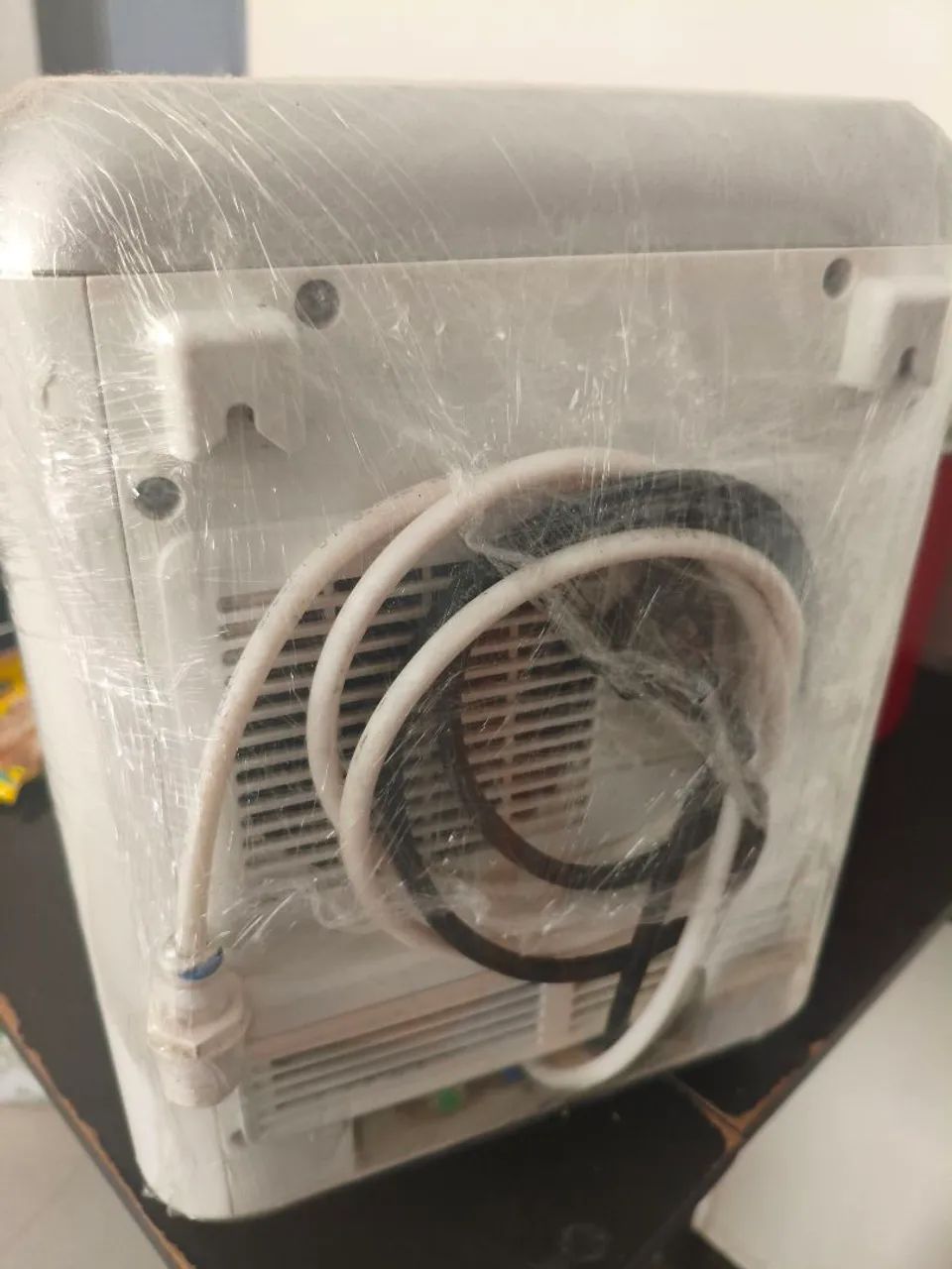 Bebedouro Eletrônico Electrolux Touch - Água Natural, Fria e Gelada - Foto 3