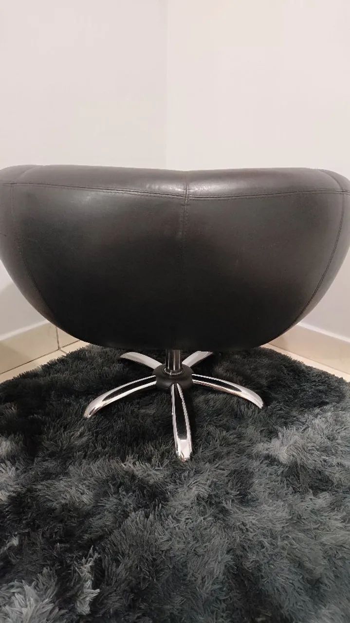 Poltrona giratória design em couro (o par) - Foto 4