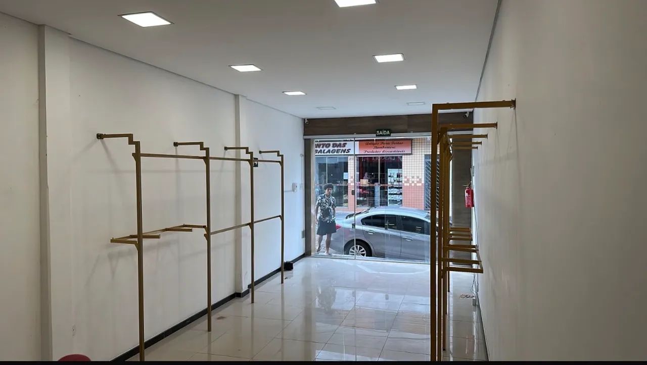 Montagem para loja de roupas