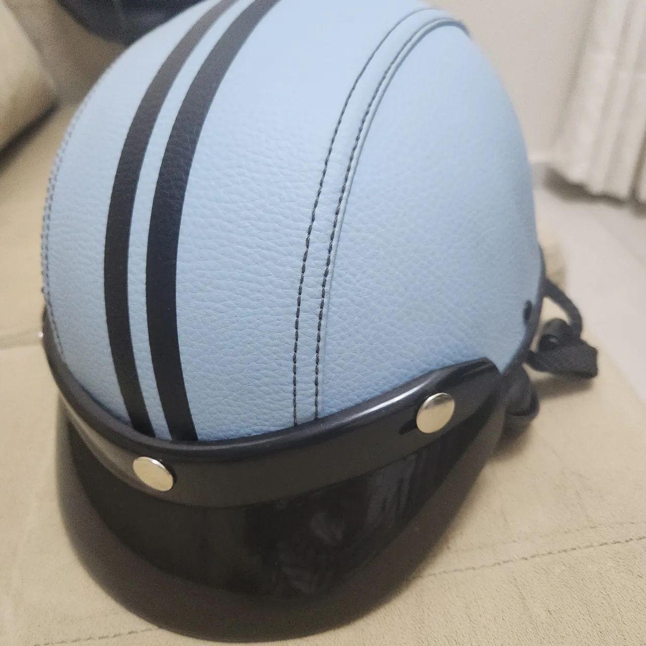 Moto elétrica capacete