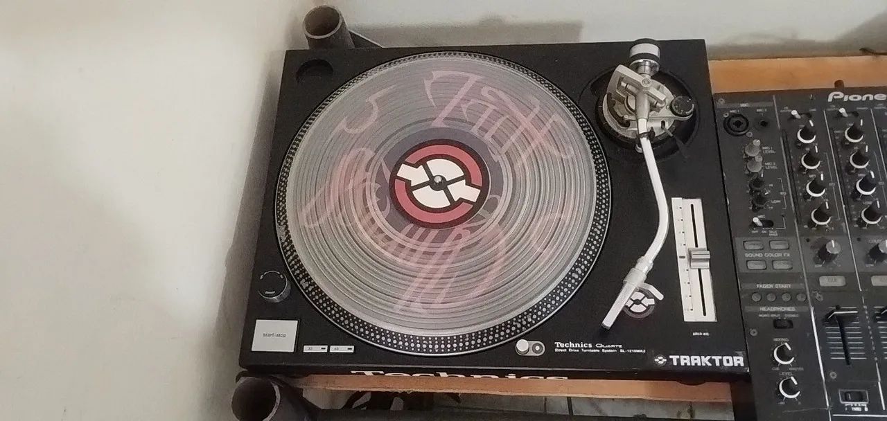 Par de toca discos technics sem o Mixer com agulha  shel. - Foto 3