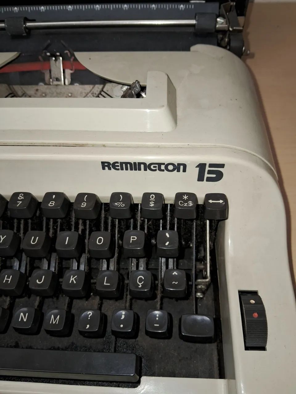 máquina de escrever na imagem é uma Remington 15 - Vintage - Foto 2