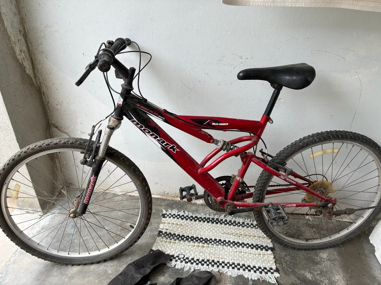 Vende-se bicicleta bom estado