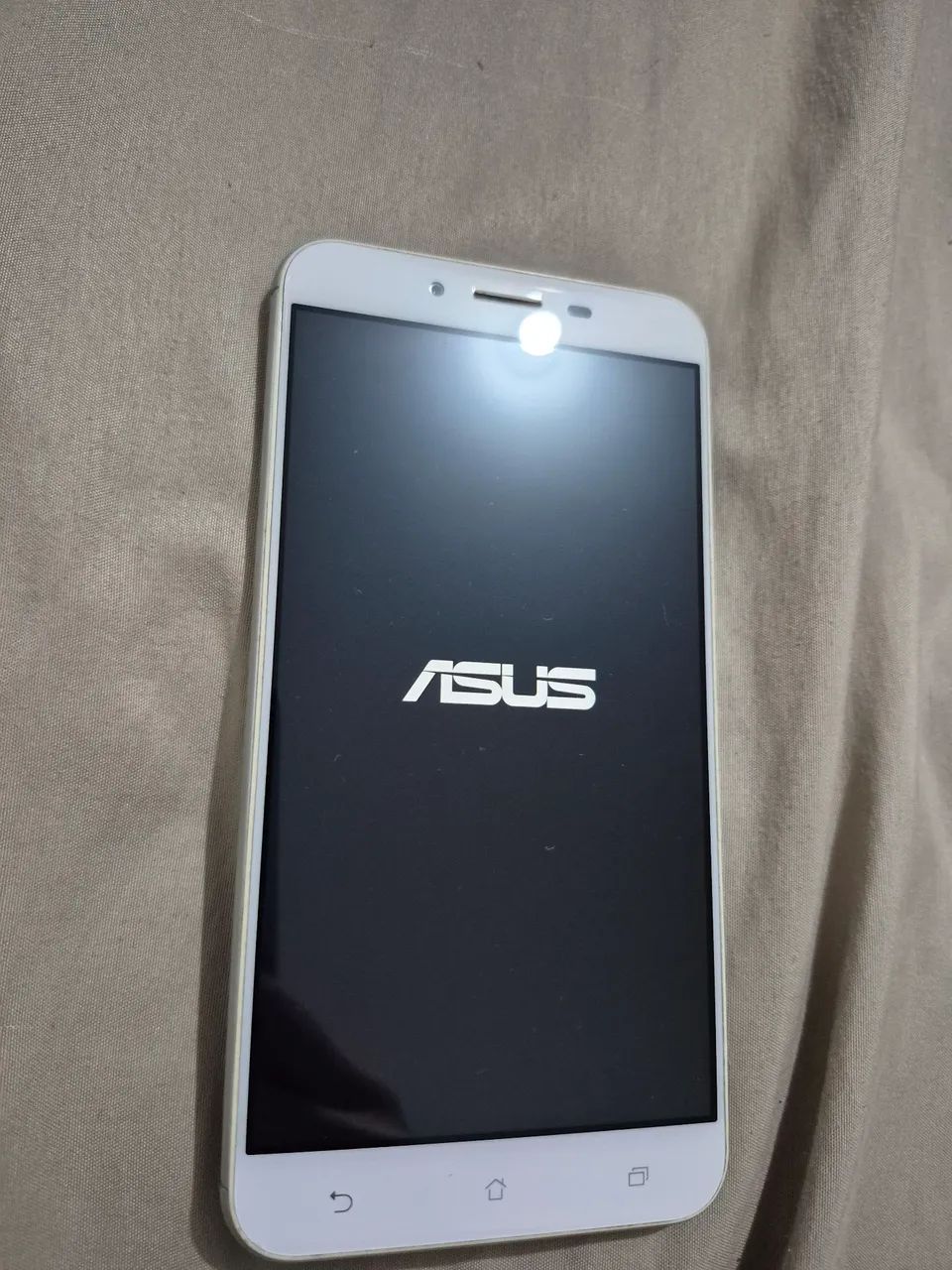Celular branco usado antigo funcionando perfeito estado Asus Zenfone - Foto 4
