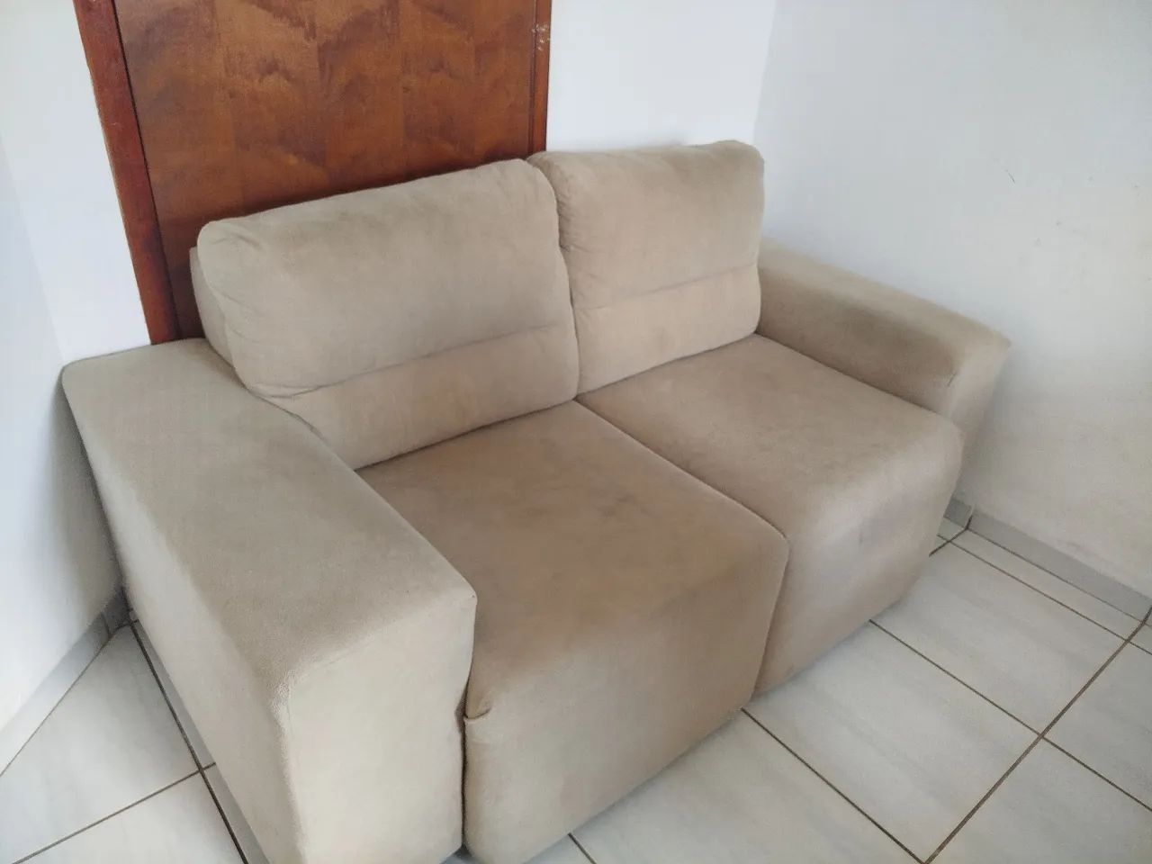 Sofás bege (1 grande e 1 pequeno)  - Foto 2