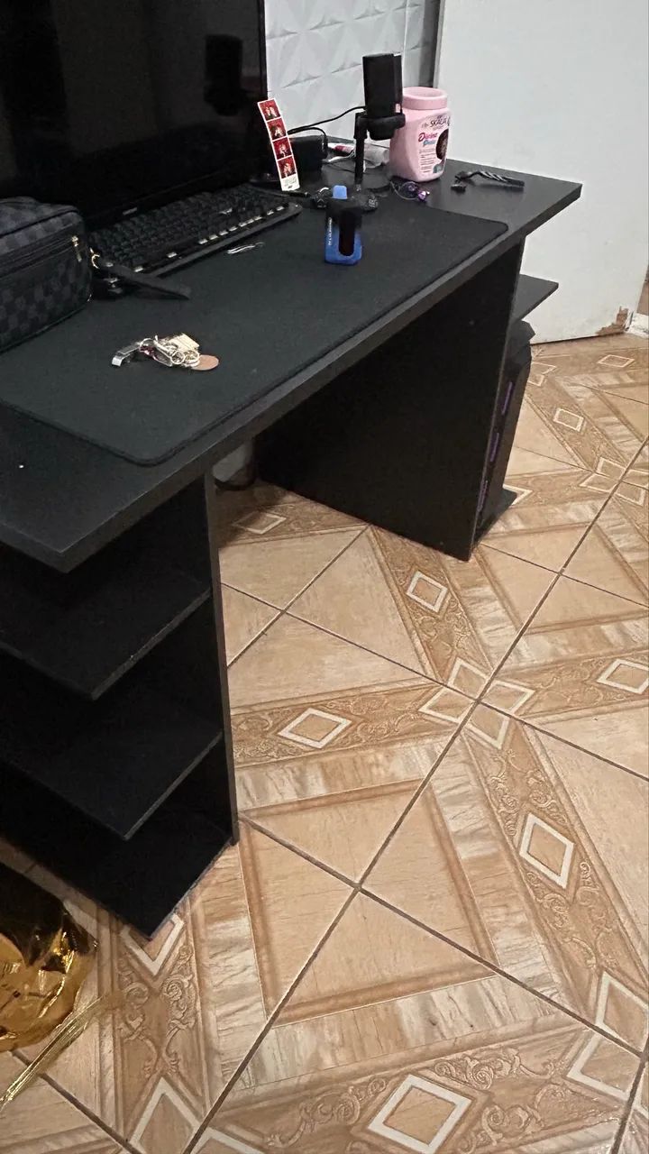 Vendo mesa de computador 