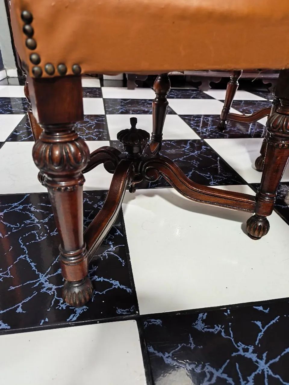 Conjunto de cadeiras estilo clássico/imperial  - Foto 2