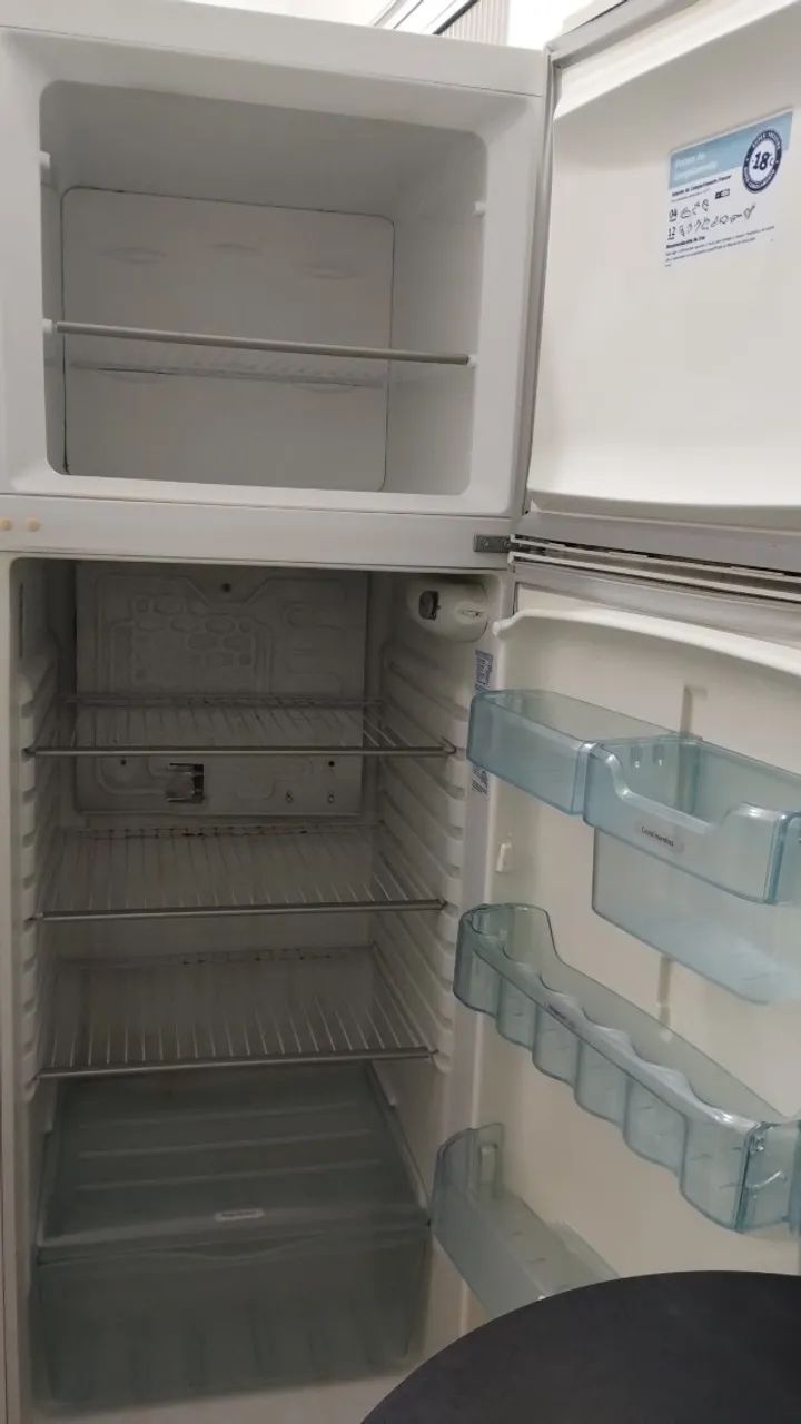 Geladeira com defeito  - Foto 4