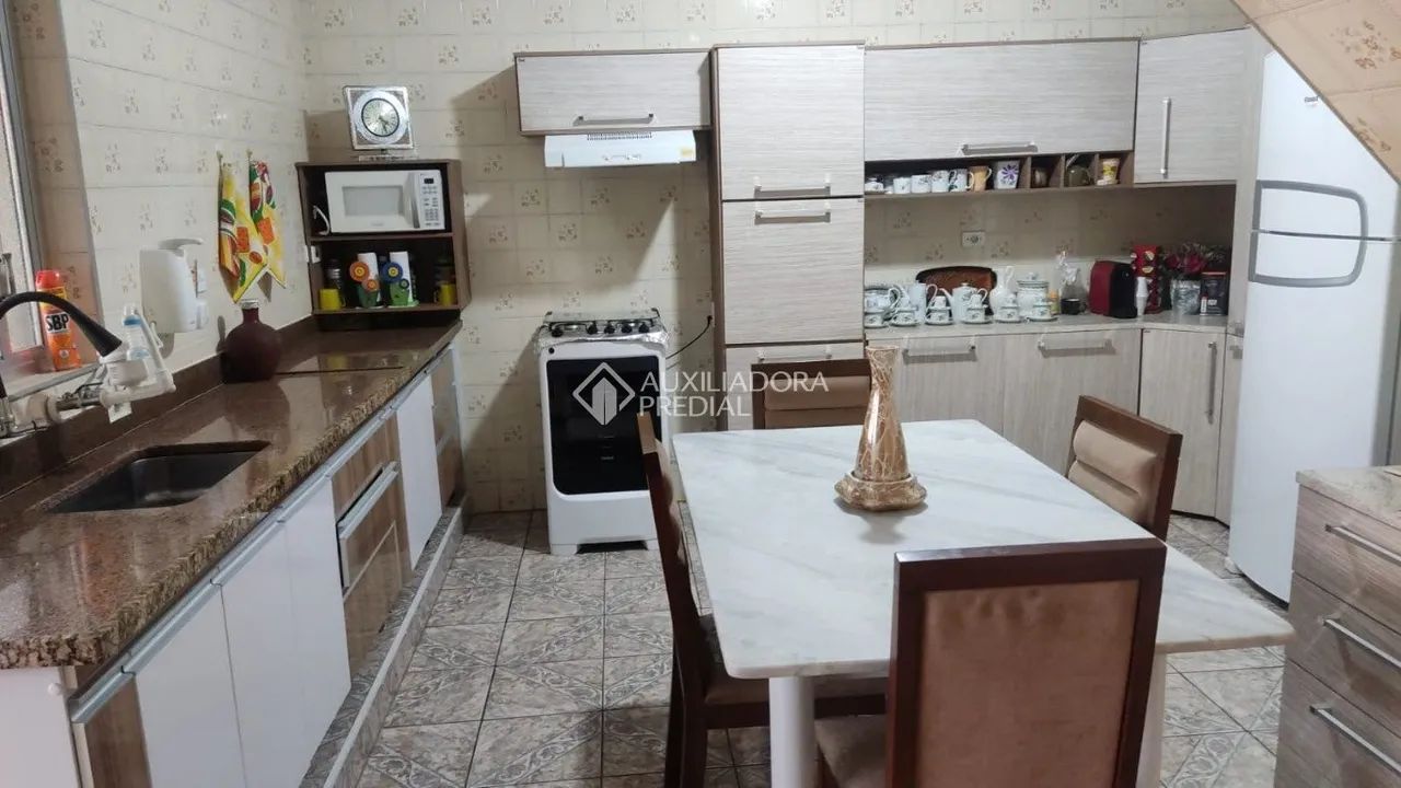 Sobrado com documentação regularizada e apto para financiamento bancário - Foto 4