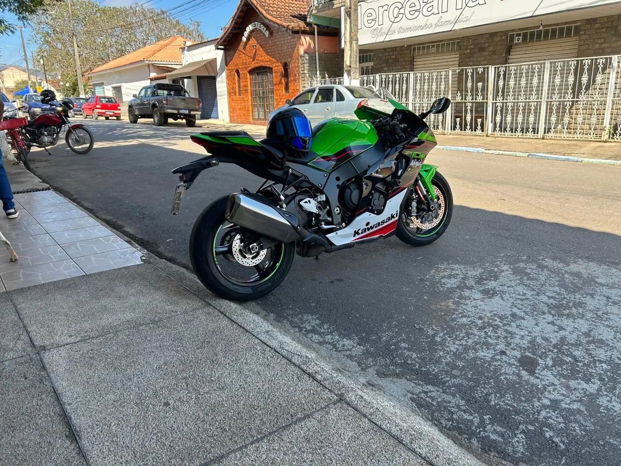 ZX-14/ZX 14R 1352cc 2014 - 1542811680 | OLX