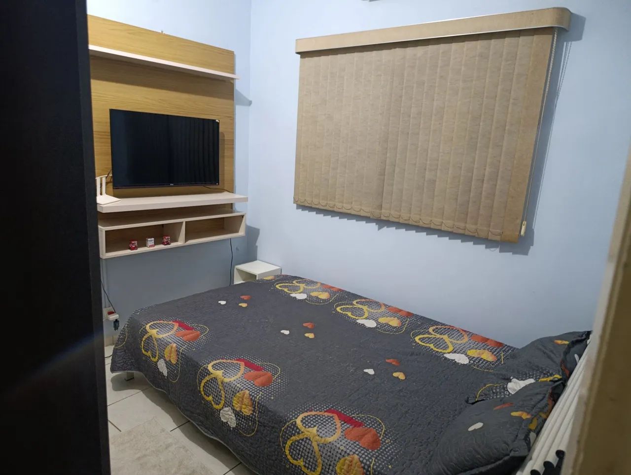 ALUGO QUARTO MOBILIADO PARA RAPAZ 