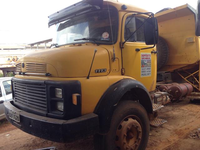 Vendo ou troco Mercedes 1113 - Foto 2