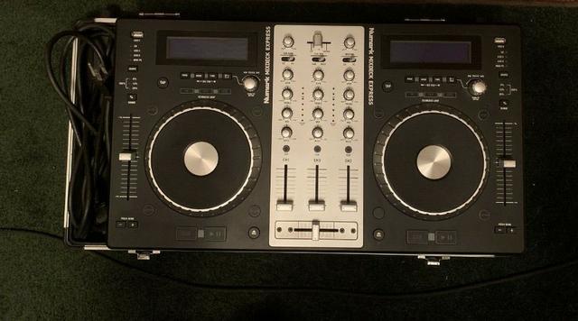 Controladora Numark Mixdeck Express