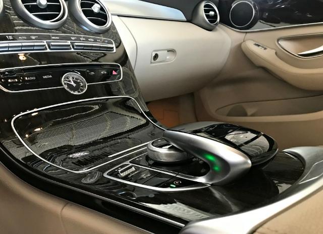 Mercedes Benz C180 Exclusive 1.6 Turbo. Cinza 2017/2018 - Foto 9