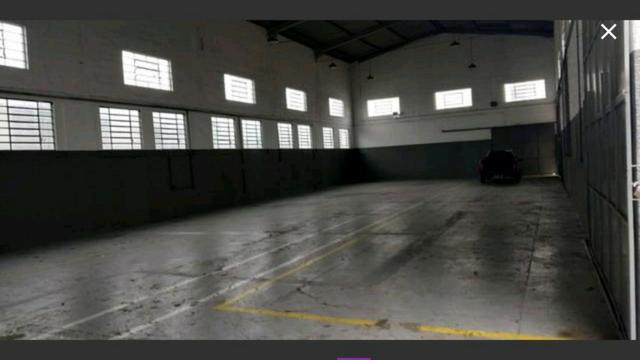 Aluga-se ótimo Galpão Chácaras Reunidas