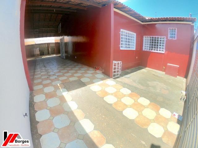 Casa Com 03 Quartos Próximo A Avenida Pedro Neiva De Santana