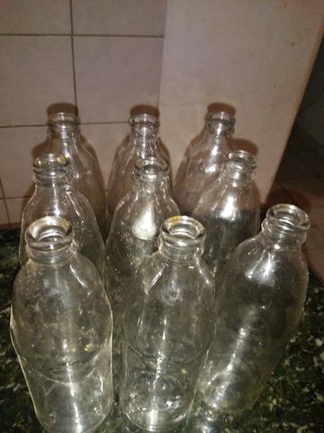 Vendo garrafas para cajuína