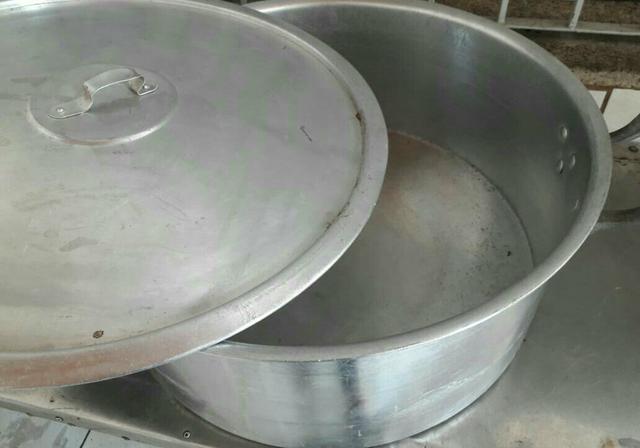 Vendo panela grande de alumínio - ótimo estado! - Foto 5