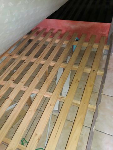 Cama com colchão SEMI NOVA - Foto 2