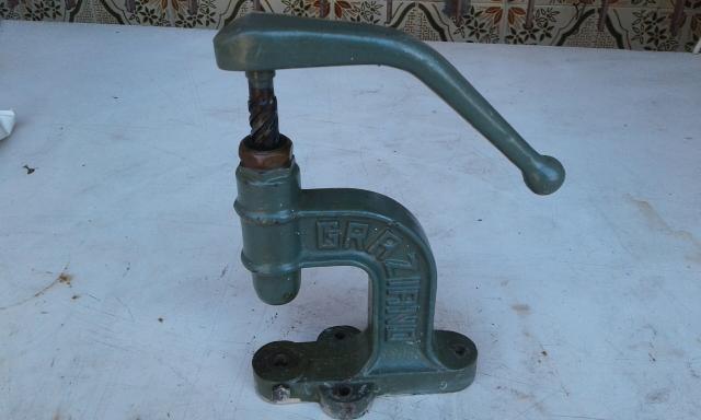 Maquina de prender ilhos 7 100.00 - Foto 2