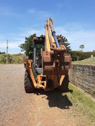 Retroescavadeira 580N 4x4 2013 - Foto 3
