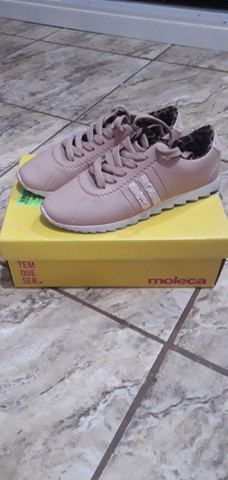 Tenis moleca
