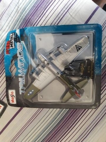 Miniatura Maisto lote 7 aviões