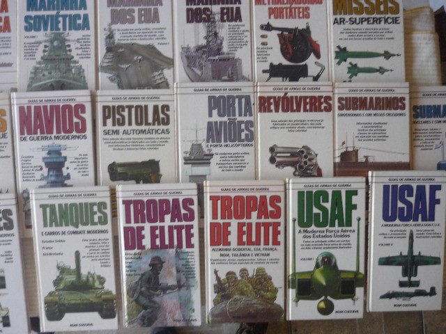 Coleção Livros Guias De Armas De Guerra 19 Facísculos