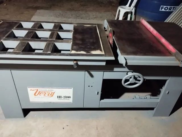 Esquadrejadeira profissional verry III corte reto motor de 3cv trifásico Valor 4.000 aceit - Foto 2