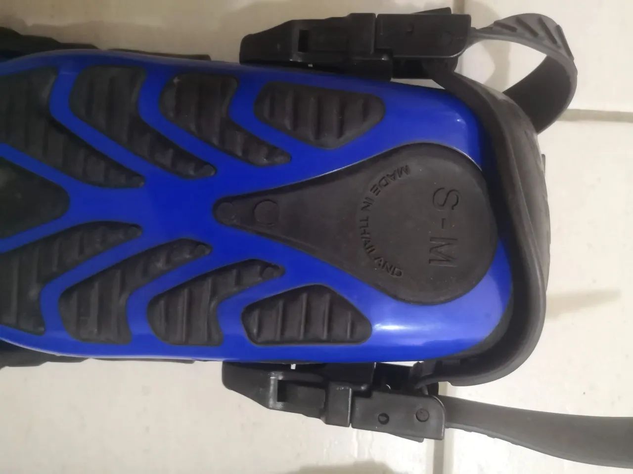 Nadadeira Seasub  fusion tam S-L, semi nova - Foto 4