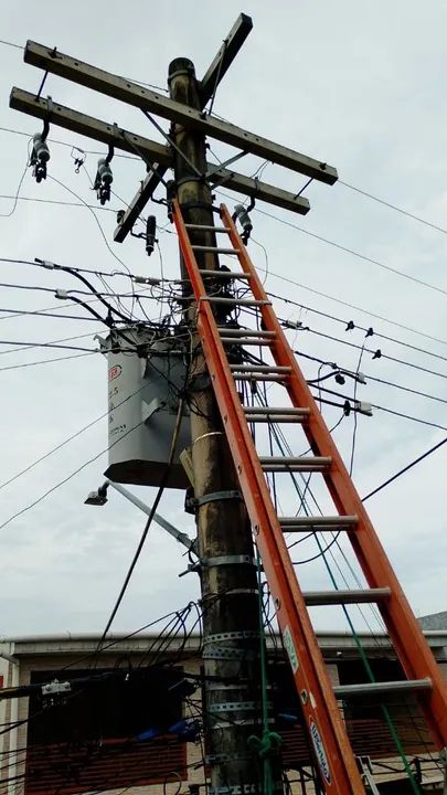 Eletricista Profissional Emergencial a disposição 24 horas. - Foto 4