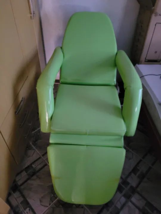 Poltrona hospitalar reclinável