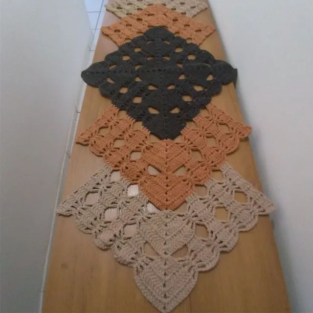 Caminho de mesa crochê  - Foto 3