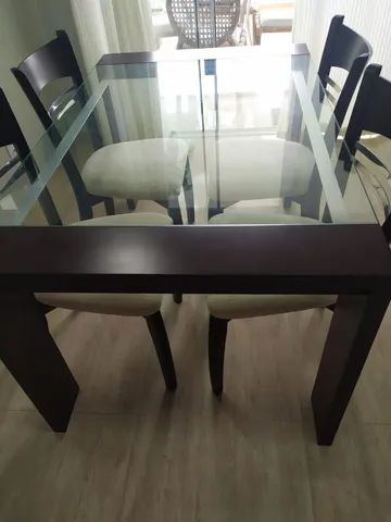 Mesa tampo de vidro, em madeira maciça 64254013585154122