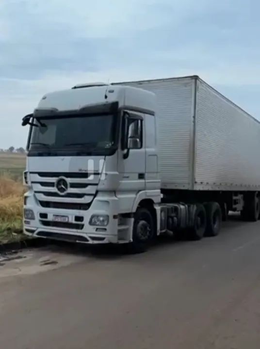 (ÁGIO) Mercedes Benz 25-460 só o cavalo - Foto 10