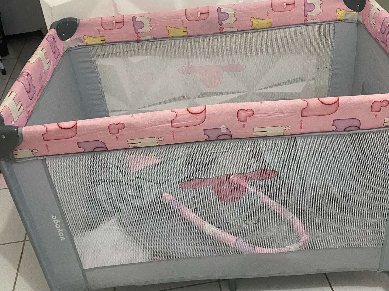 Berço portátil infantil rosa