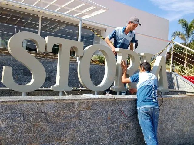 Instalação de Letras 3D