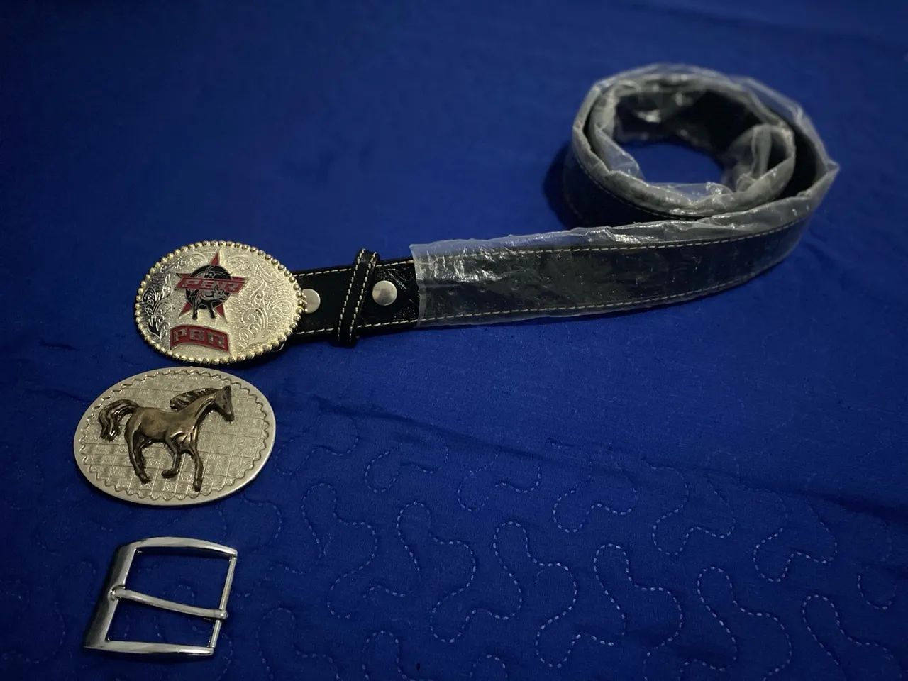 Cinto couro com 3 fivelas country