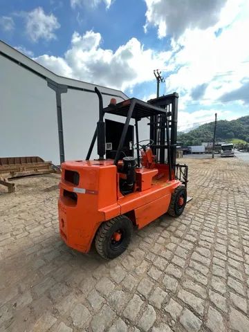 Empilhadeira Clark C300 Diesel 3,7 metros - Foto 3