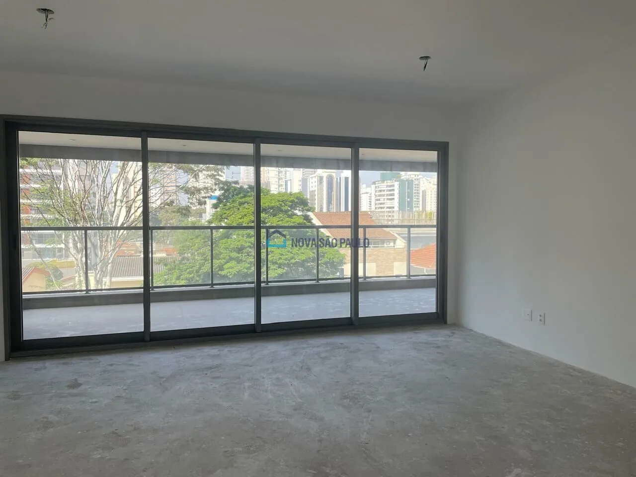 Apartamento à venda, no Campo Belo, prédio novo, 4 quartos