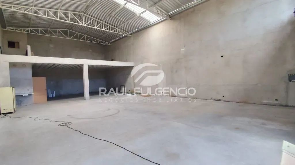 BARRACÃO NOVO DE 290m² PARA LOCAÇÃO NA AV. ROBERT KOCH  LONDRINA! - Foto 2