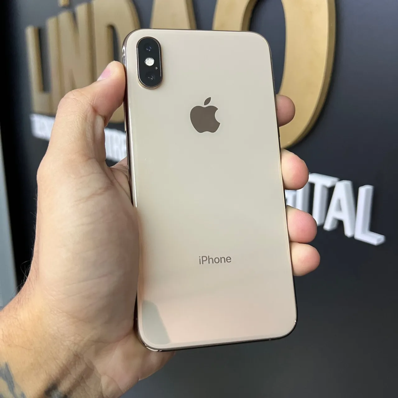 iPhone XS 256GB Gold em perfeito estado! Todo original, retire em nosso loja física.
