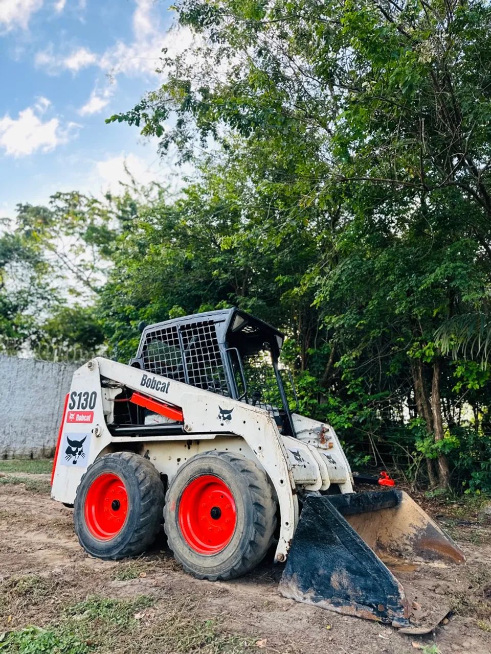 Bobcat S130 - Máquina de construção