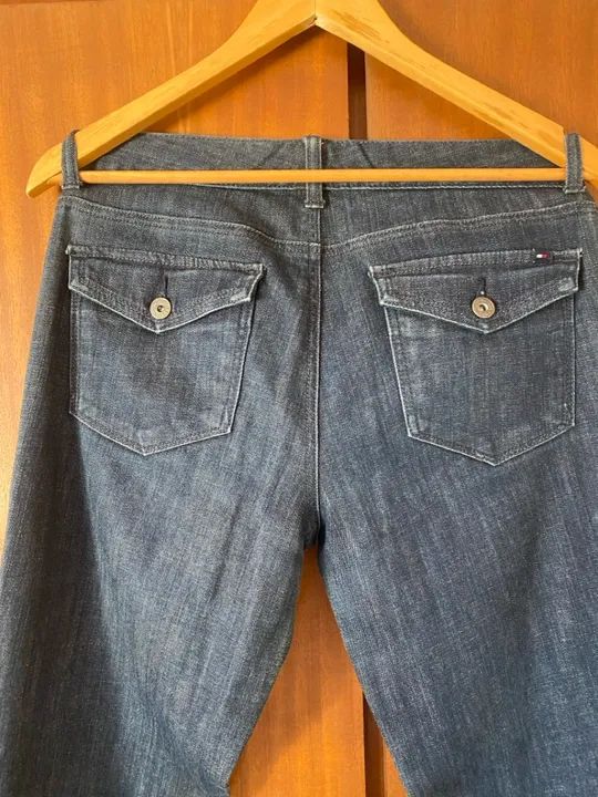 Calça Jeans Tommy Hilfiger Bootcut feminina  - Foto 5