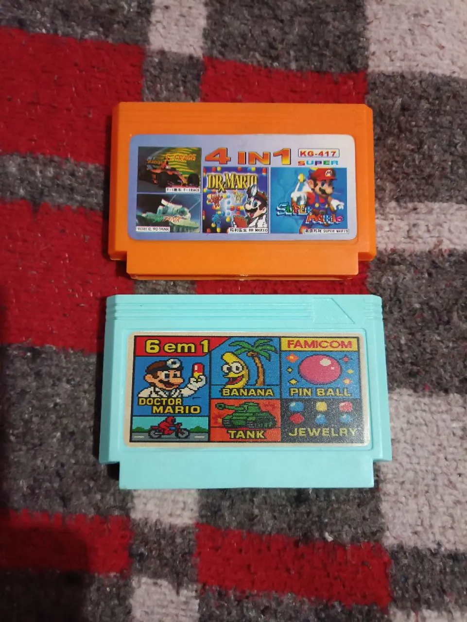 Cartuchos Famicom 4 em 1 e 6 em 1