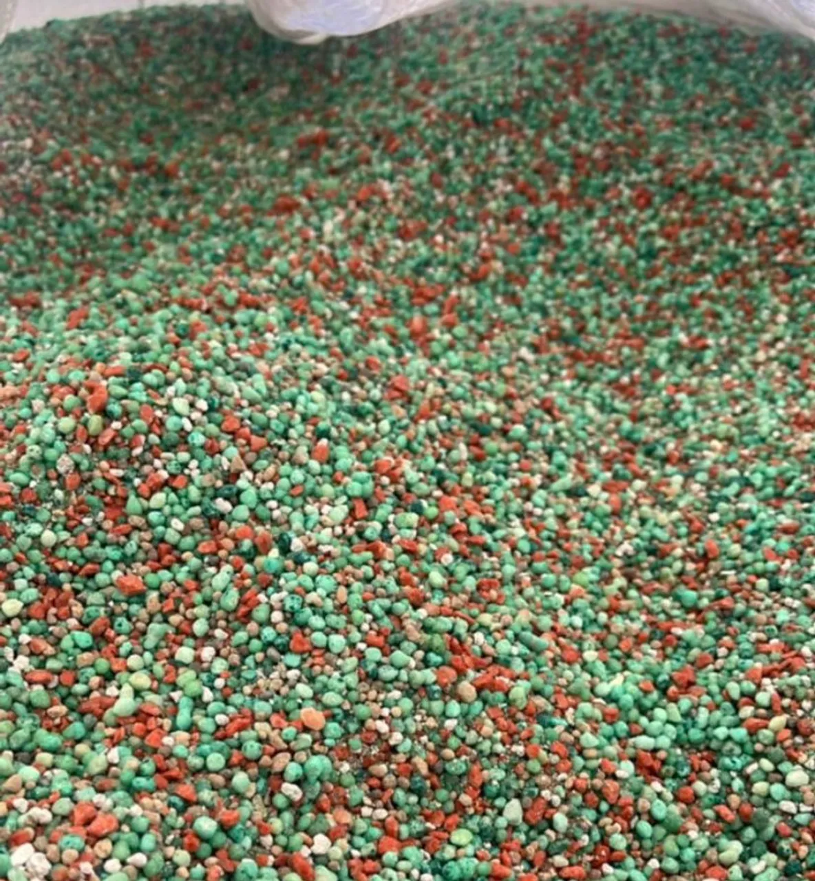 Fertilizante Granulado de varredura NPK- Nutrição Completa para suas Plantação