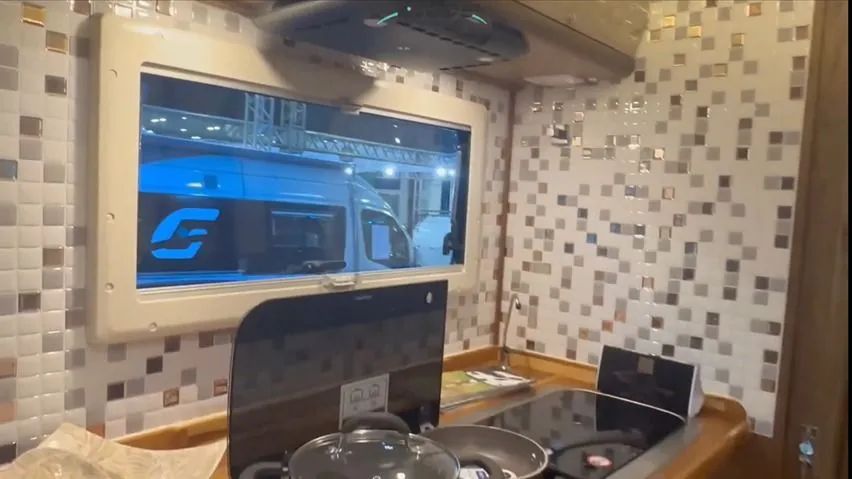 Mothorhome Globe 7,5 m, tudo Dometic e Victron.  - Foto 2