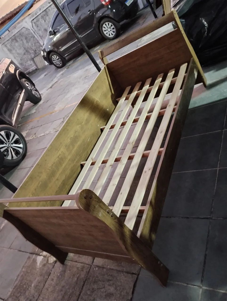 Cama de madeira com estrado SOLTEIRO 